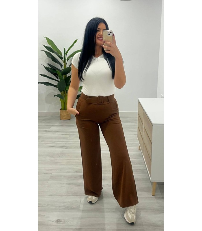Pantalón con cinturón camel