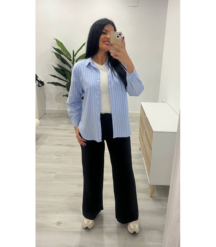 Pantalón con cinturón negro