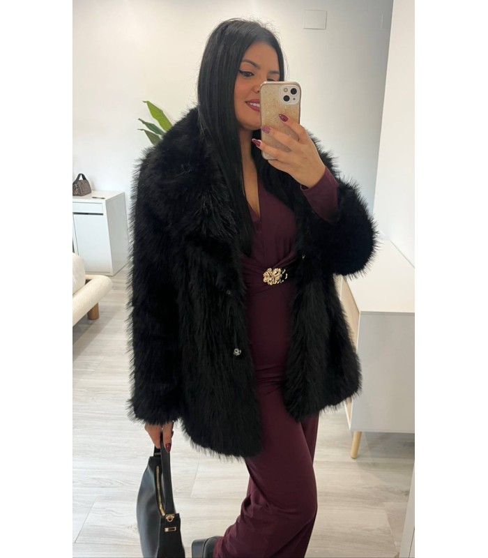 Abrigo pelo negro