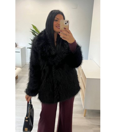 Abrigo pelo negro