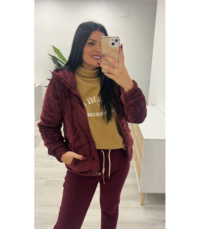 Chaqueta pelito con capucha