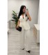 Conjunto chaqueta sin mangas y pantalón blanco