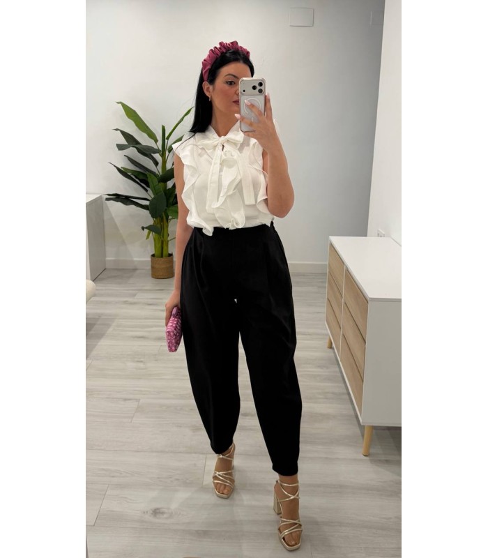 Blusa volantes satén blanca