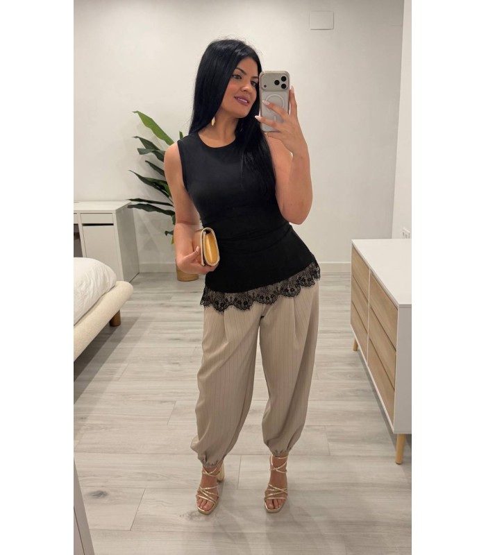 Pantalón globo vestir camel rallas