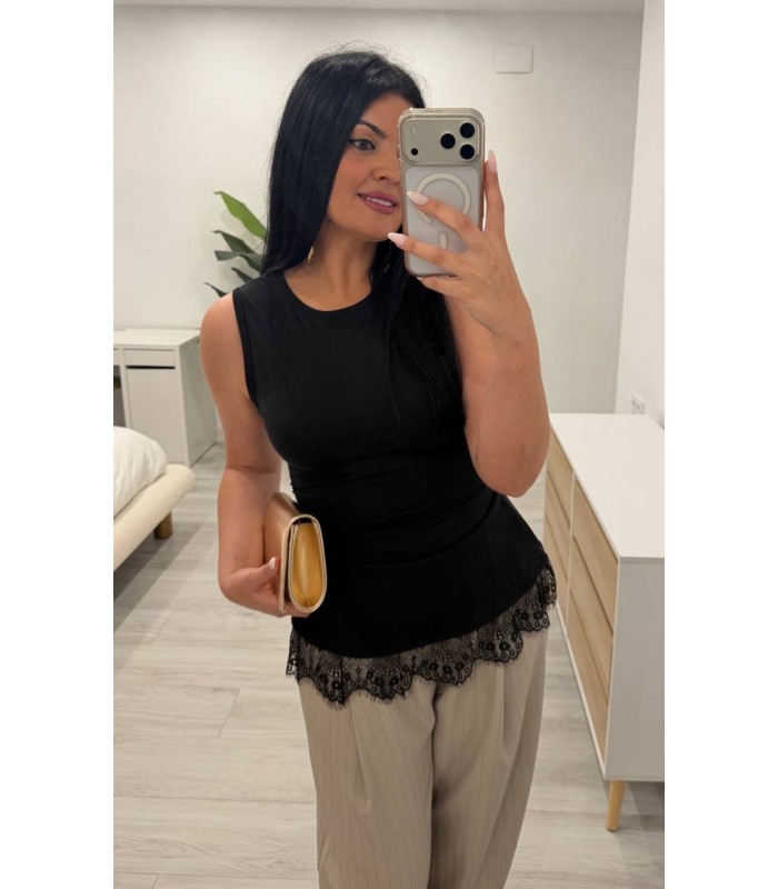 Camiseta algodón encaje negra