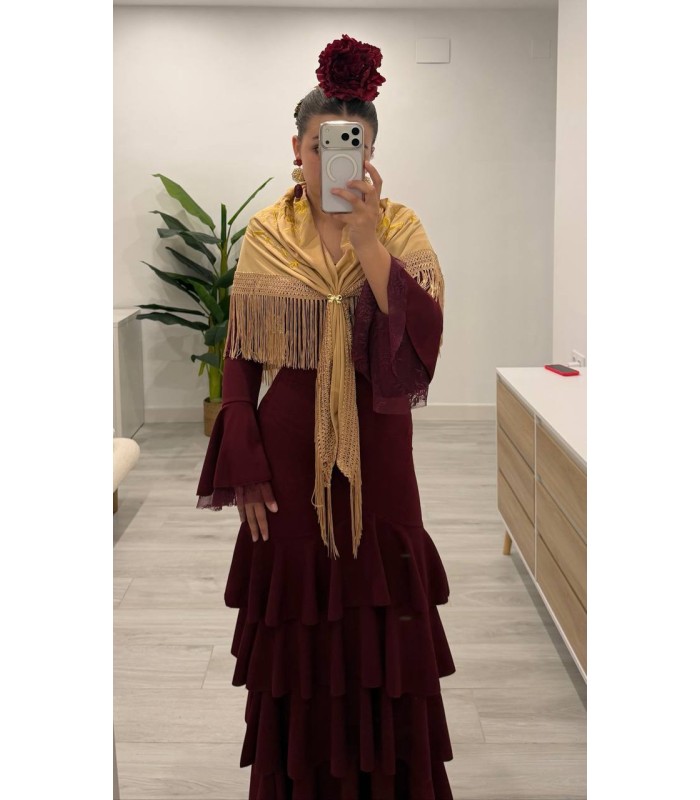 Vestido flamenca encajes vino