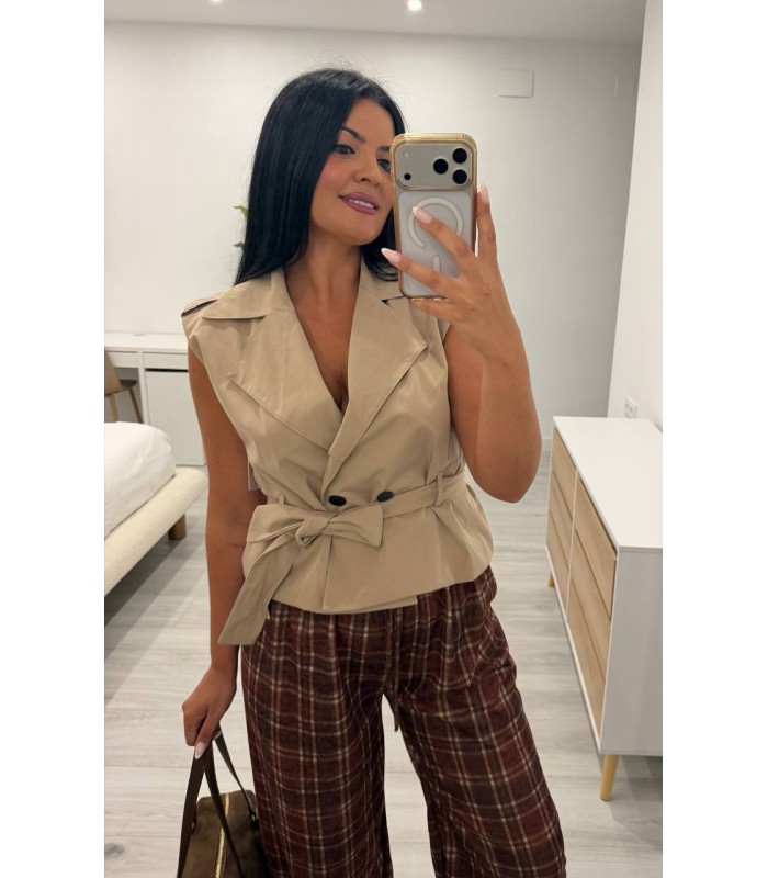 Chaqueta sin mangas tela botones