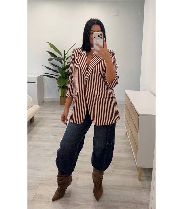 Chaqueta ralla fina burdeos