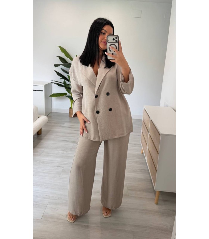 Conjunto lino botones camel