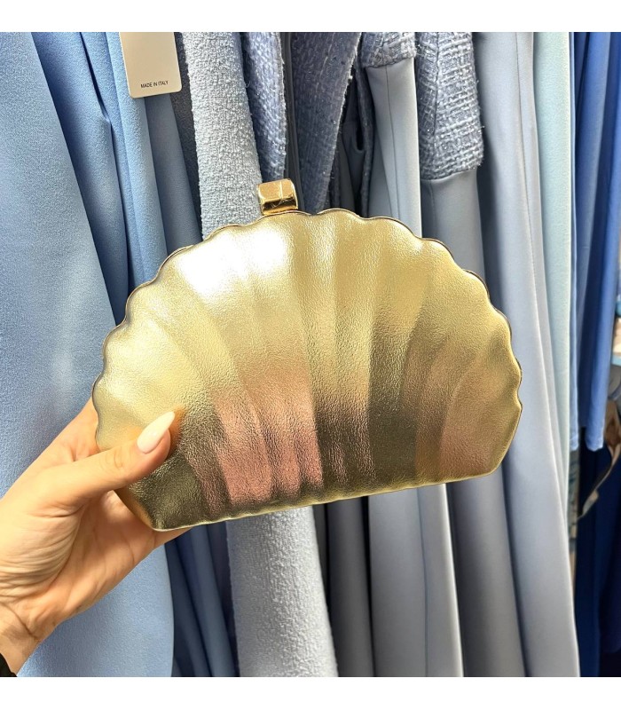 Bolso dorado Concha