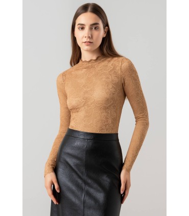 Body de encaje con elastico camel