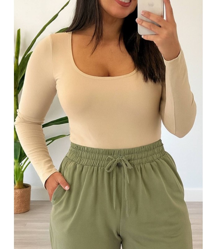 Body de licra con escote crudo