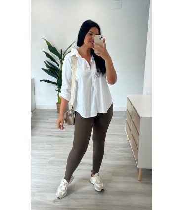 Camisa blanca básica