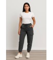 Pantalón jogger estilo cargo gris