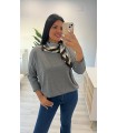 Camiseta con pañuelo
