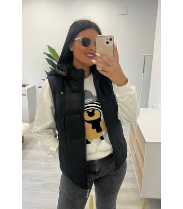 Chaleco con gorro negro