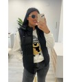 Chaleco con gorro negro