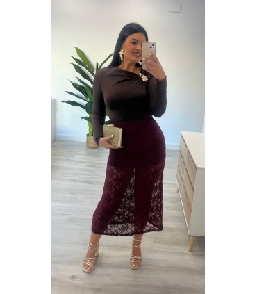 Falda burdeos encaje forrada