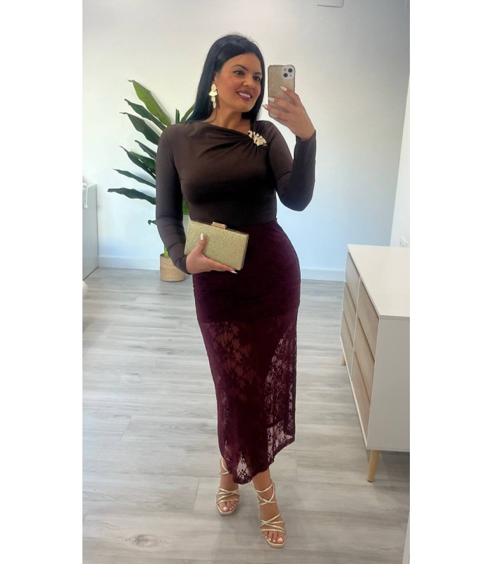 Falda burdeos encaje forrada